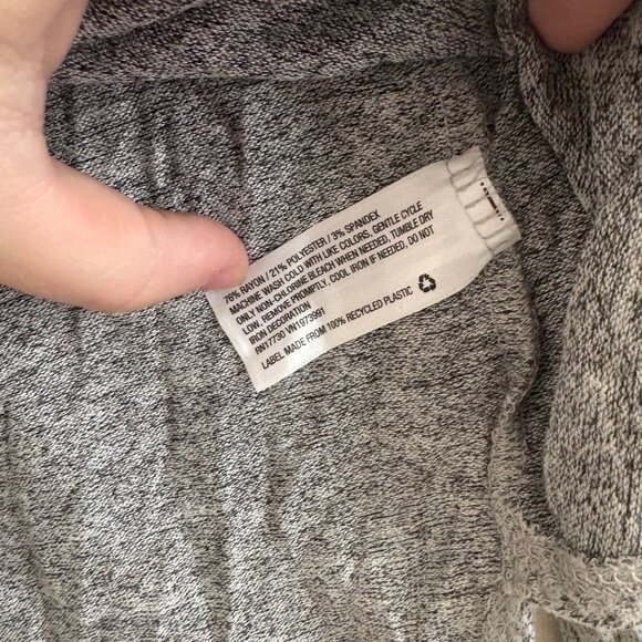 Ingrid + Isabel Maternity Hooded Pullover Jacket Graphic Grey Women’s Size S - Picture 10 of 10